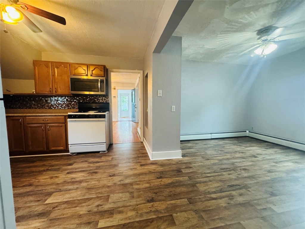 136 Melbourne St - Photo 5