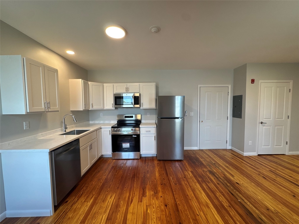 216 Main Street - Photo 2