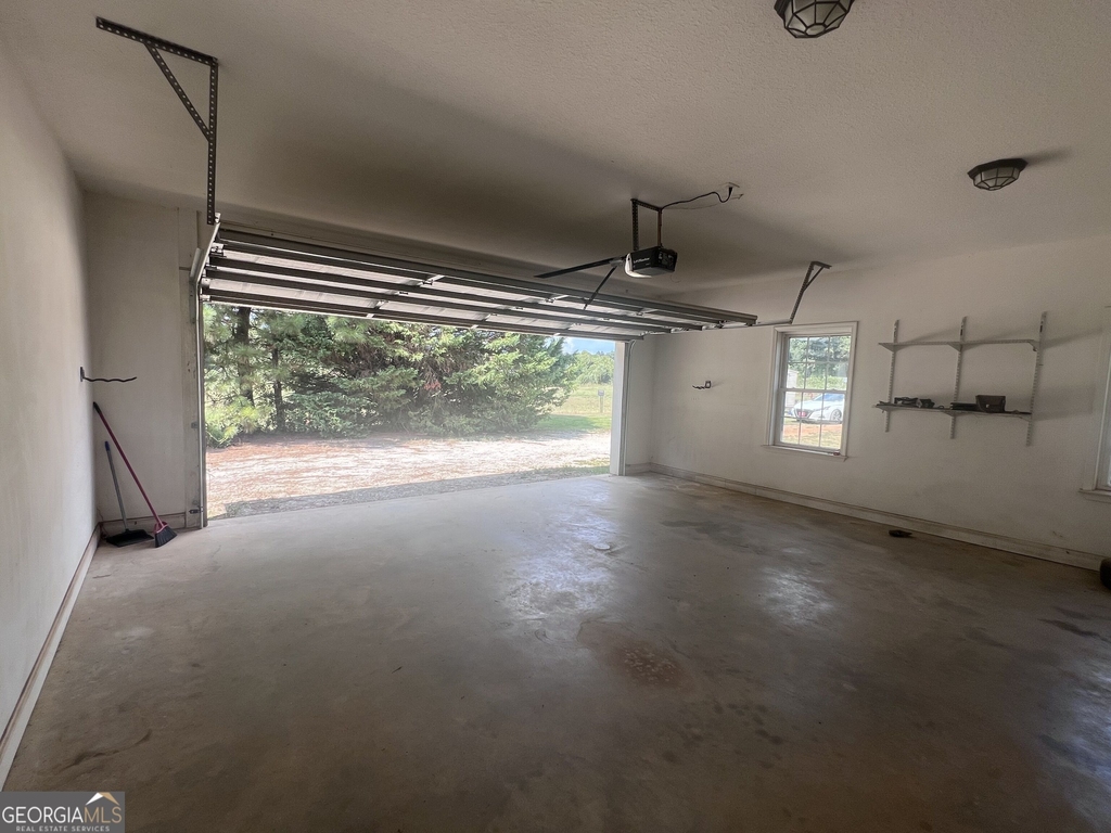 135 Hunt Road - Photo 5