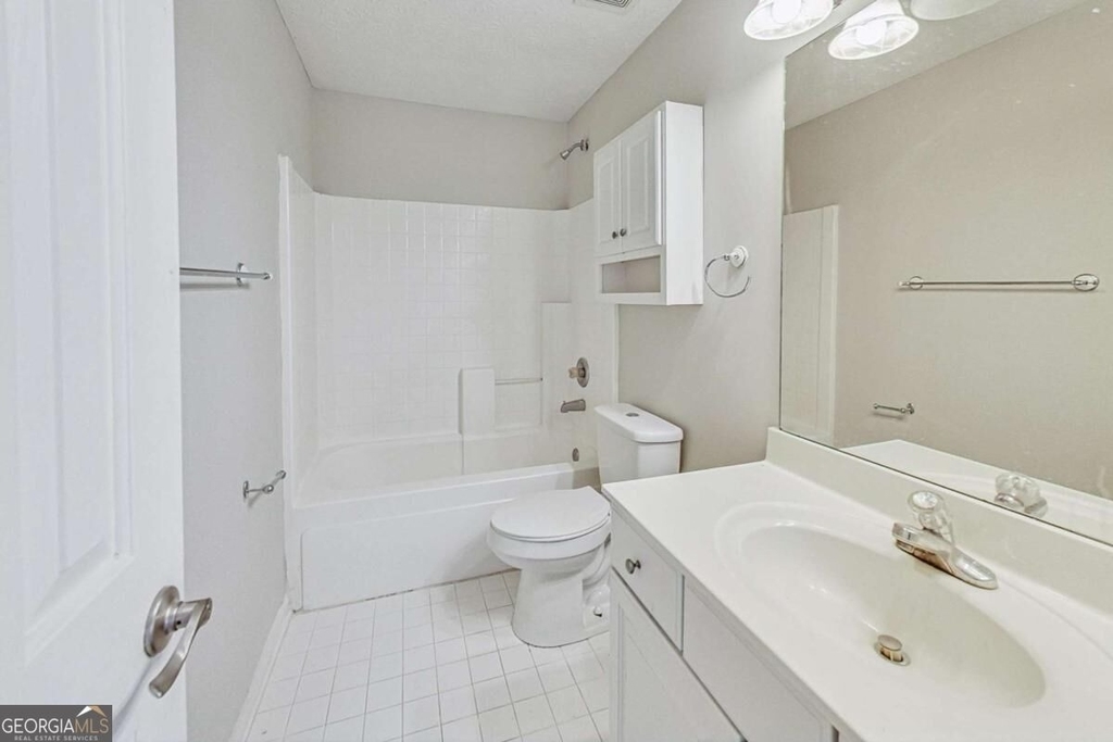 326 Canterbury Plac Drive - Photo 37