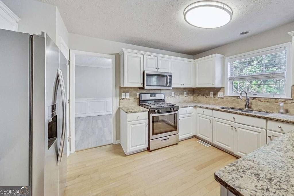 326 Canterbury Plac Drive - Photo 5
