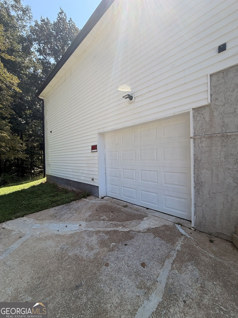 640 Valerie Circle - Photo 34