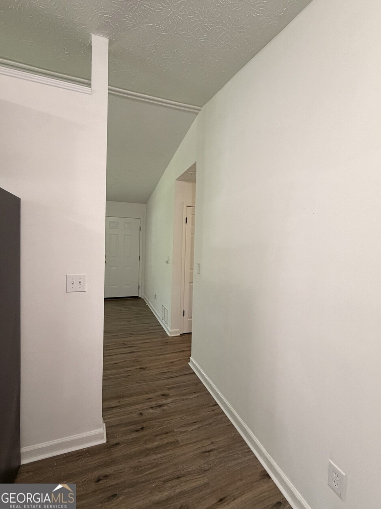 640 Valerie Circle - Photo 11