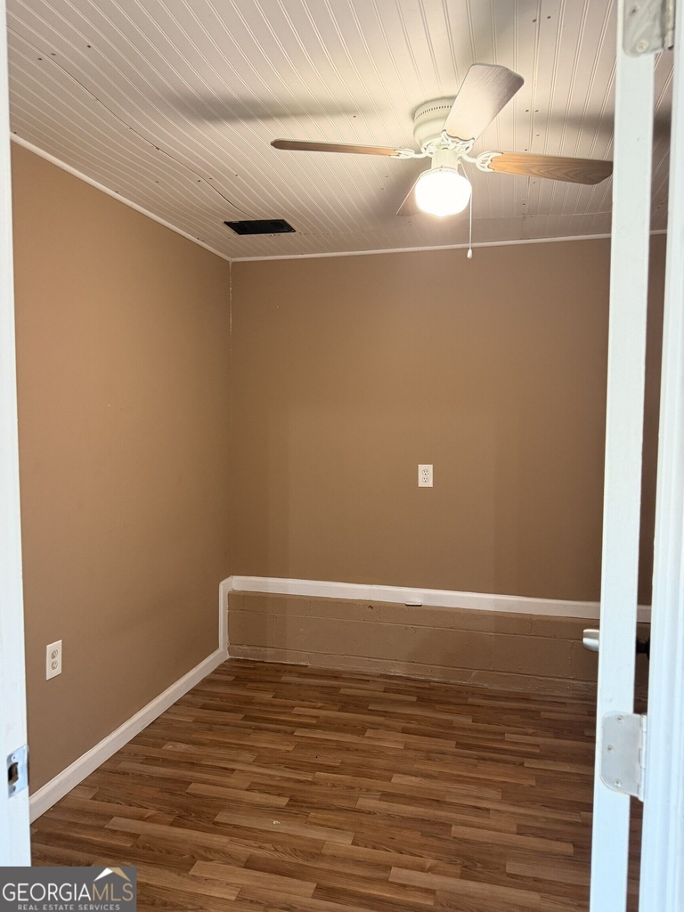 640 Valerie Circle - Photo 32