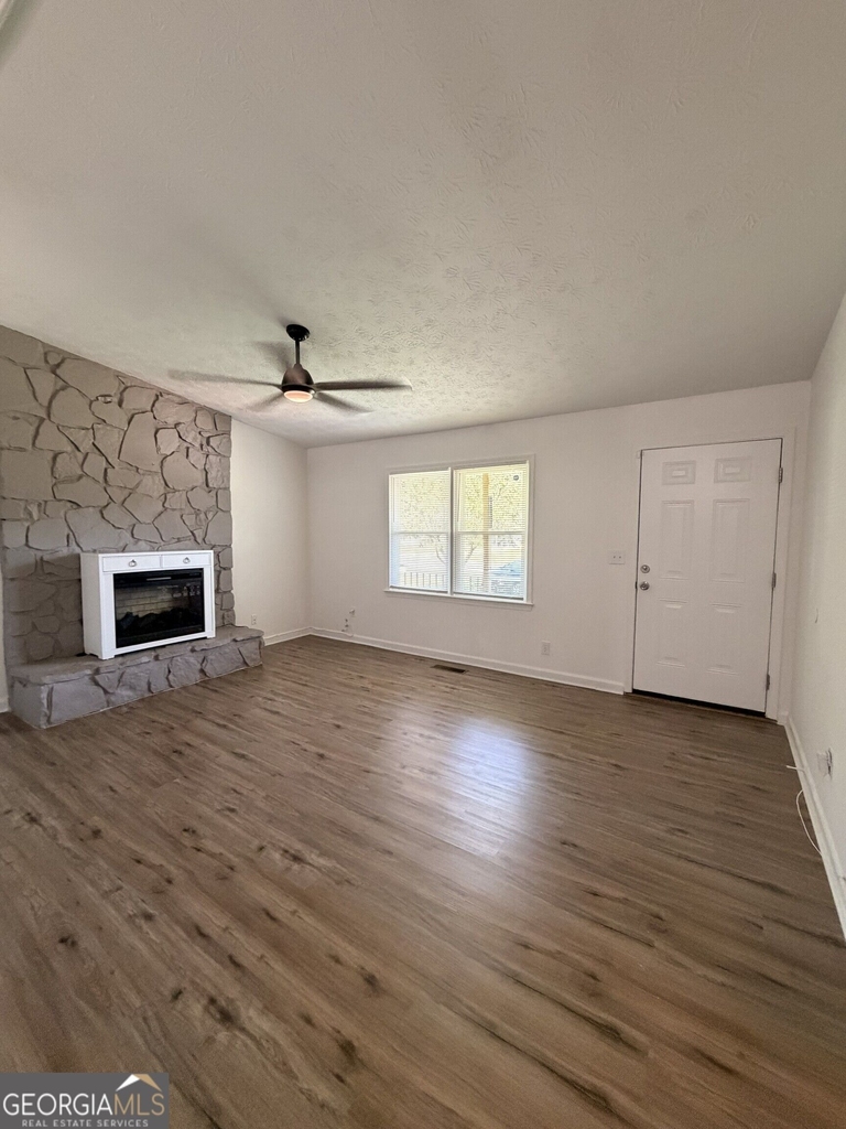 640 Valerie Circle - Photo 4