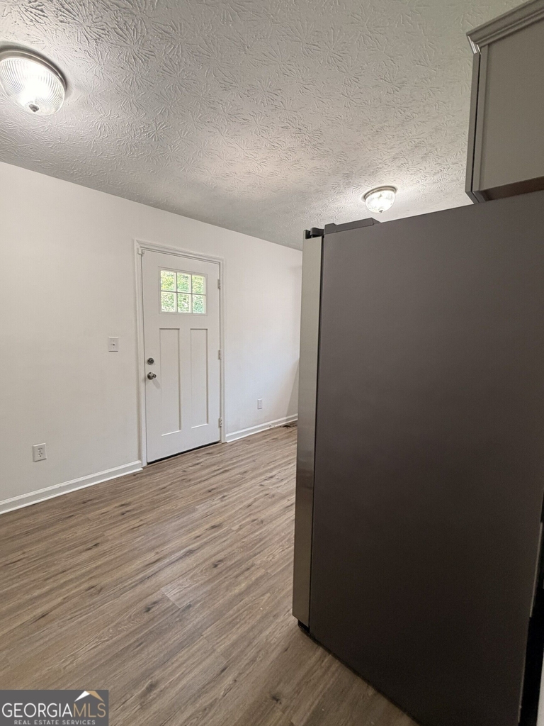 640 Valerie Circle - Photo 10