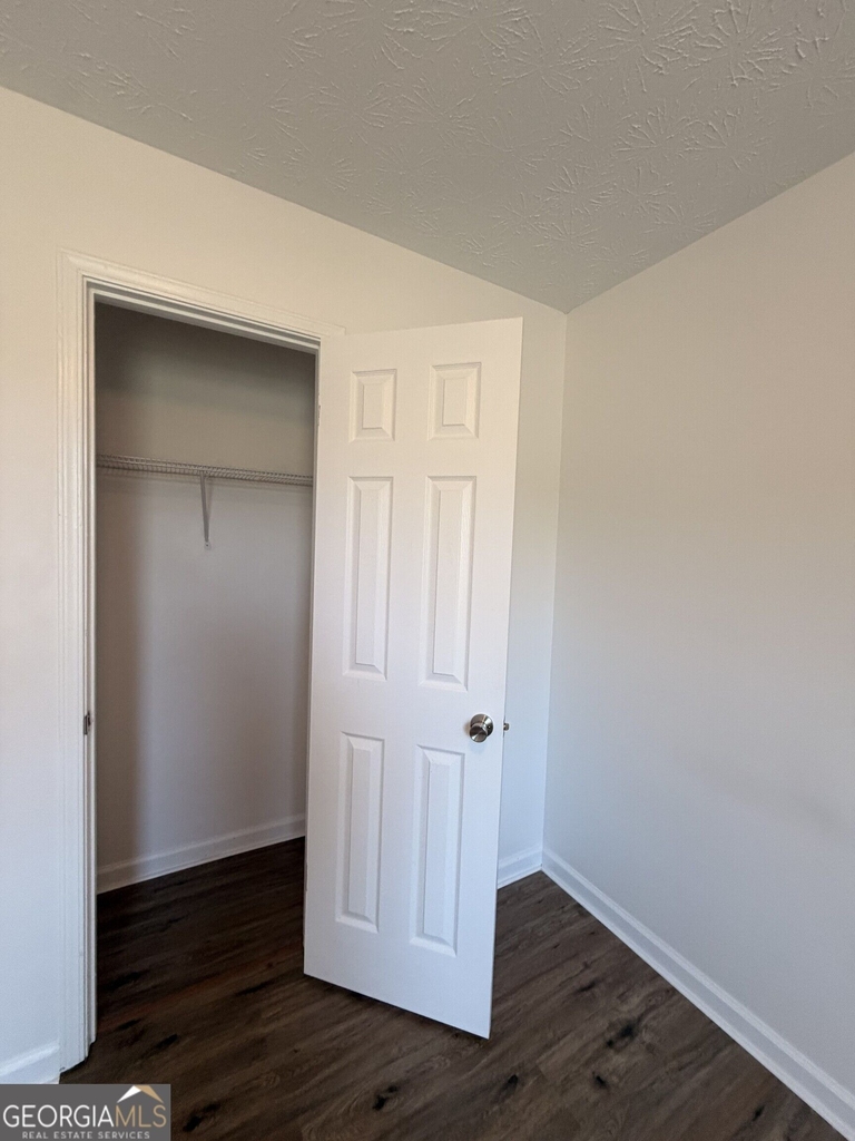 640 Valerie Circle - Photo 20