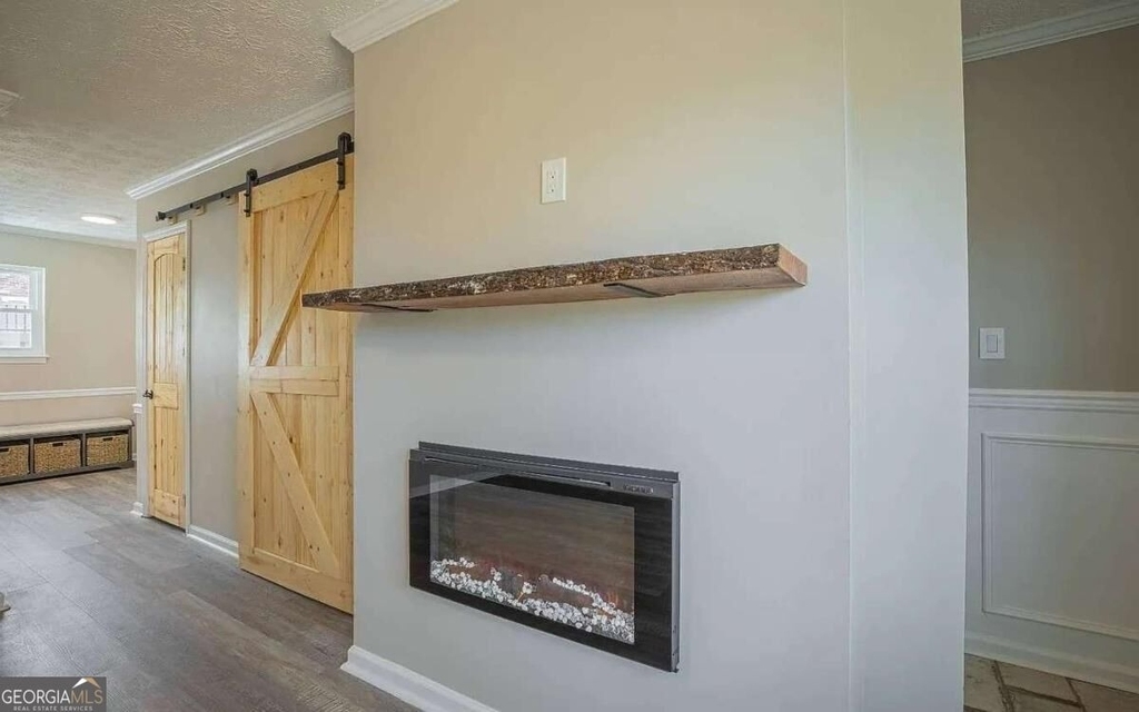 1235 Riverside Drive - Photo 3