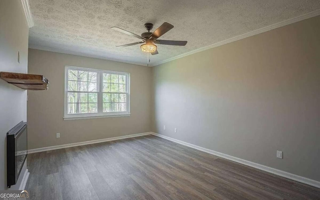 1235 Riverside Drive - Photo 6