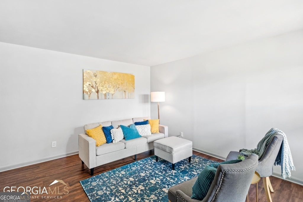 471 Moore - Photo 1