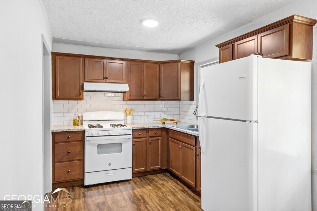 471 Moore - Photo 3