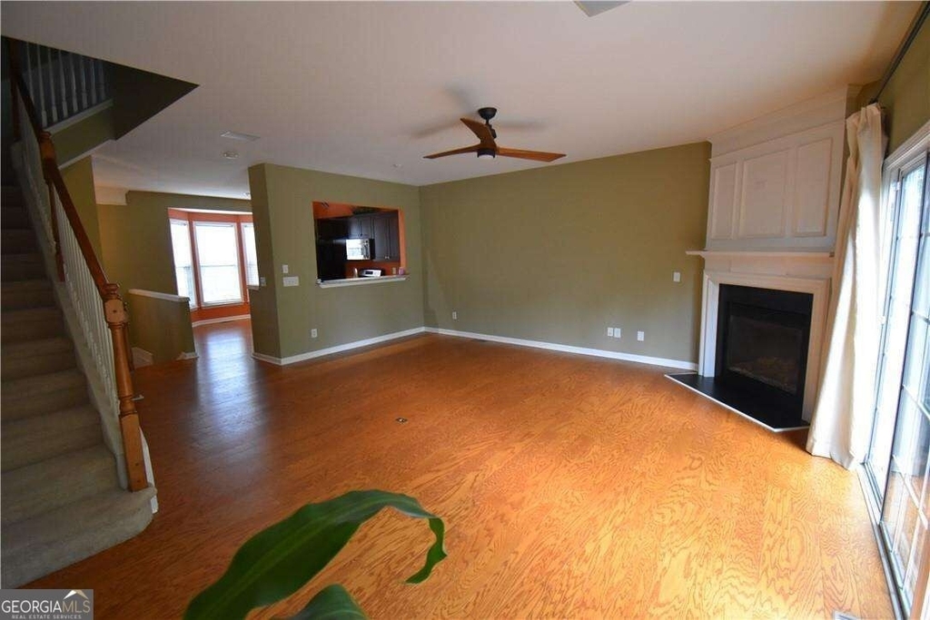 1002 Thornborough Drive - Photo 3
