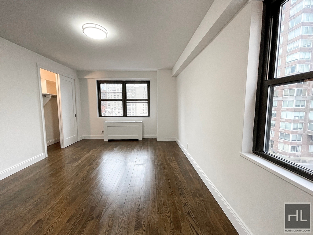 E 88th St - Photo 3
