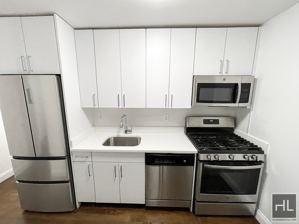 E 88th St - Photo 4