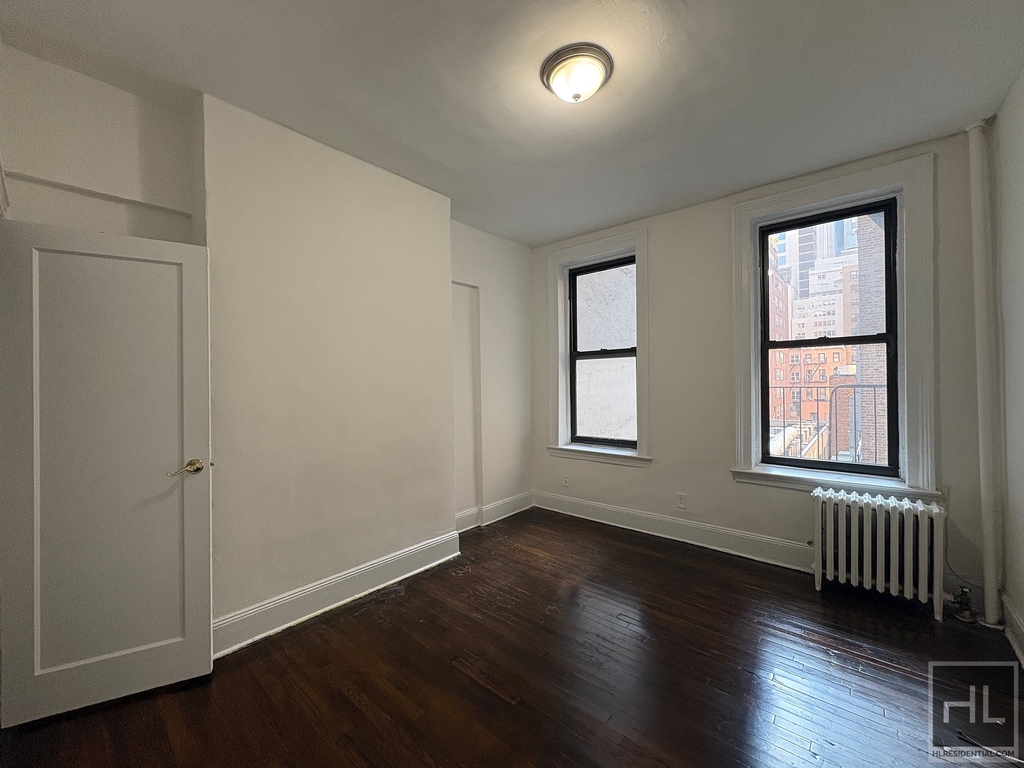 3 Avenue - Photo 2