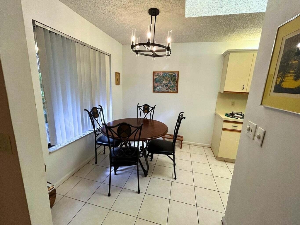 10058 Laurelwood Place - Photo 4