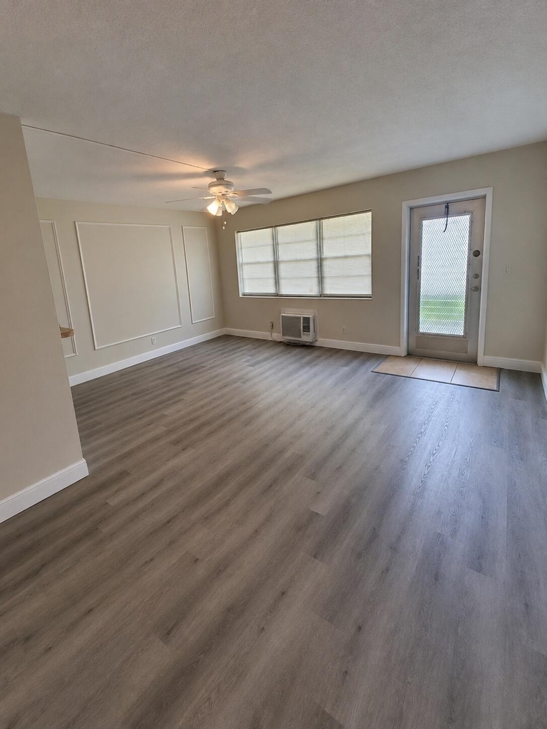 90 Andover D - Photo 1