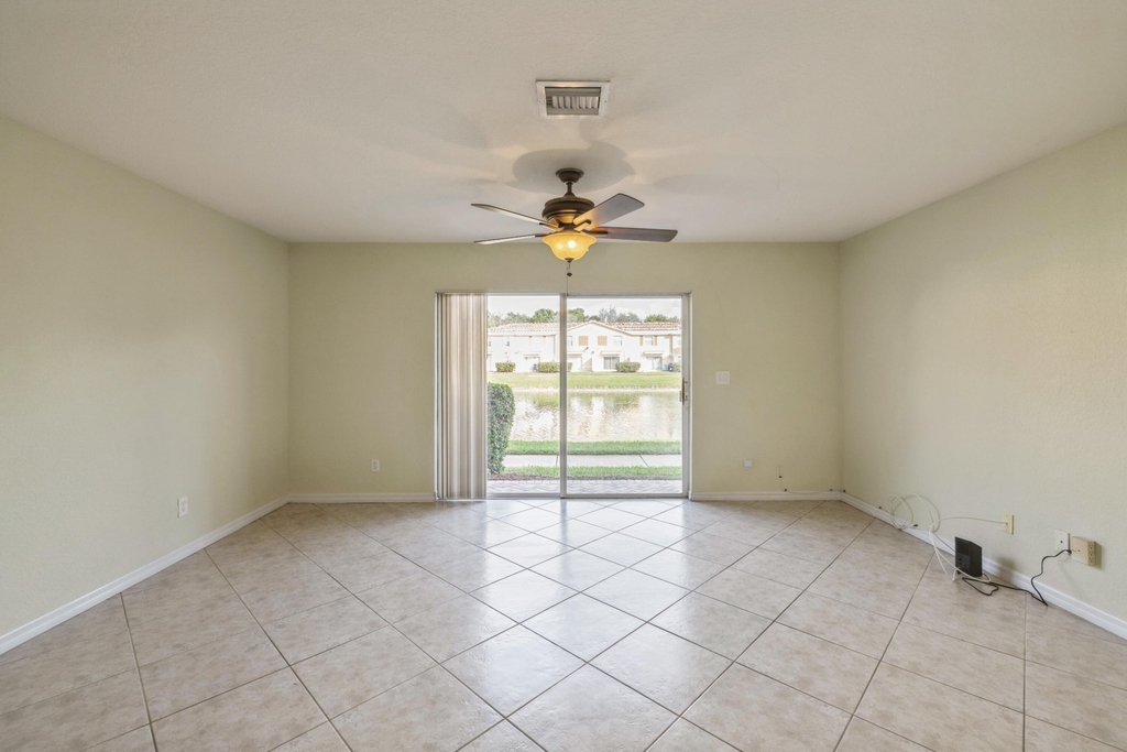22131 Majestic Woods Way - Photo 4