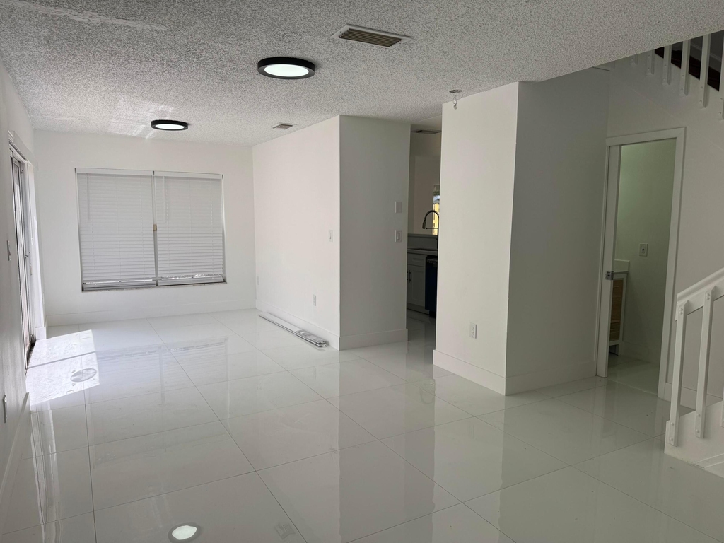 4421 Sw 72nd Terrace - Photo 6
