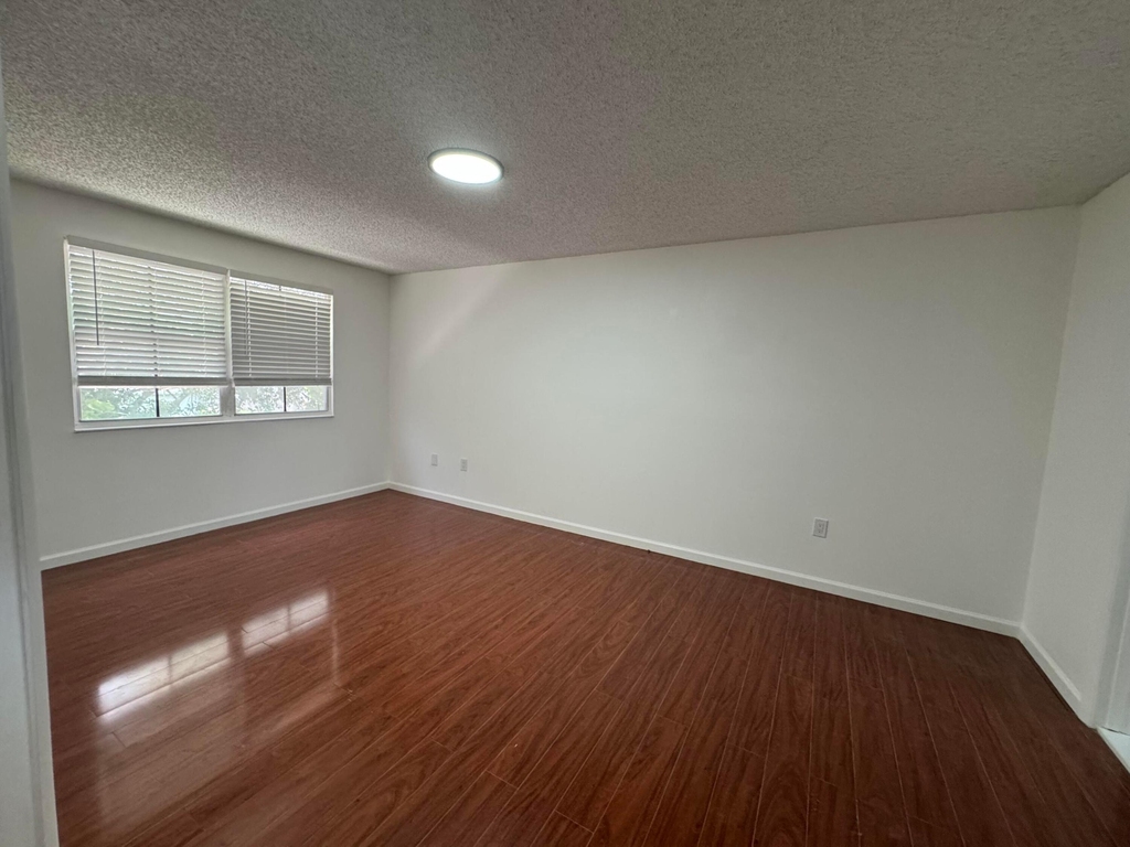 4421 Sw 72nd Terrace - Photo 10