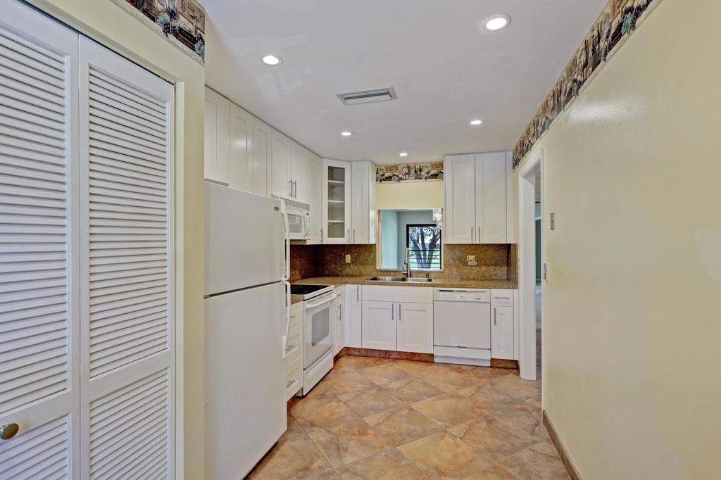 2910 Sw 22nd Circle - Photo 17