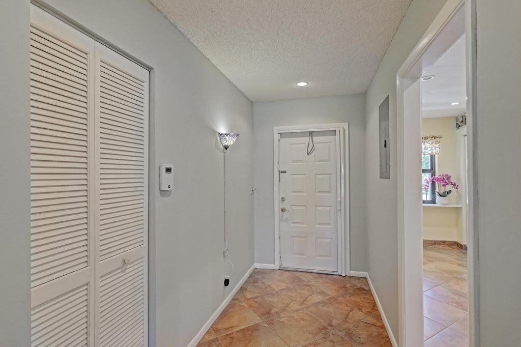 2910 Sw 22nd Circle - Photo 1