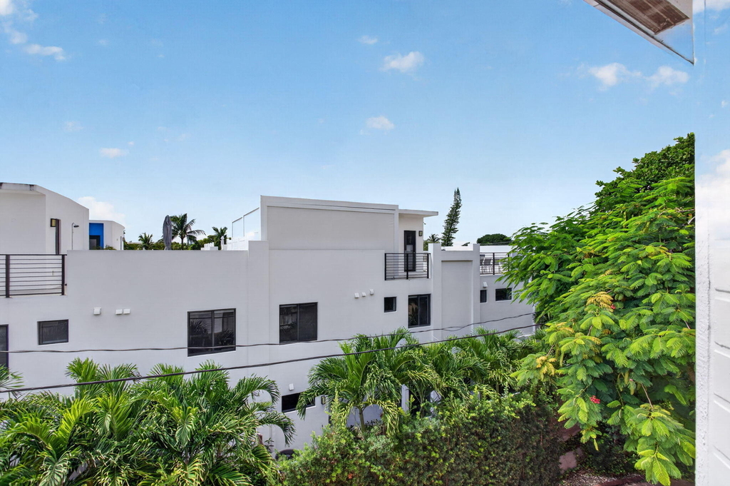 2725 Ne 8th Avenue - Photo 46