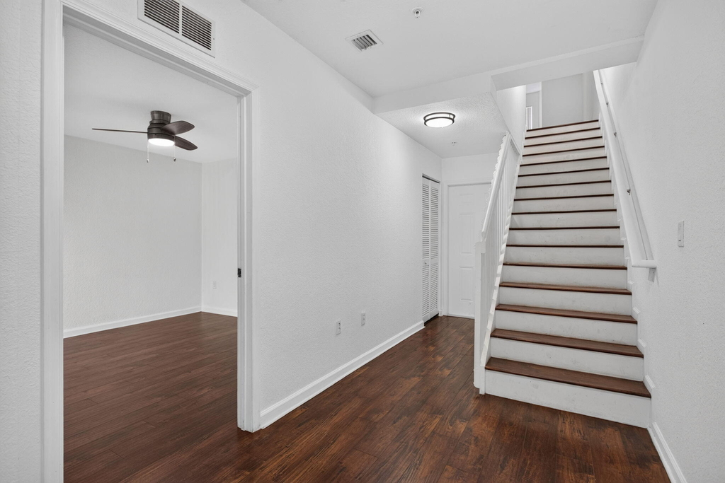 2725 Ne 8th Avenue - Photo 12
