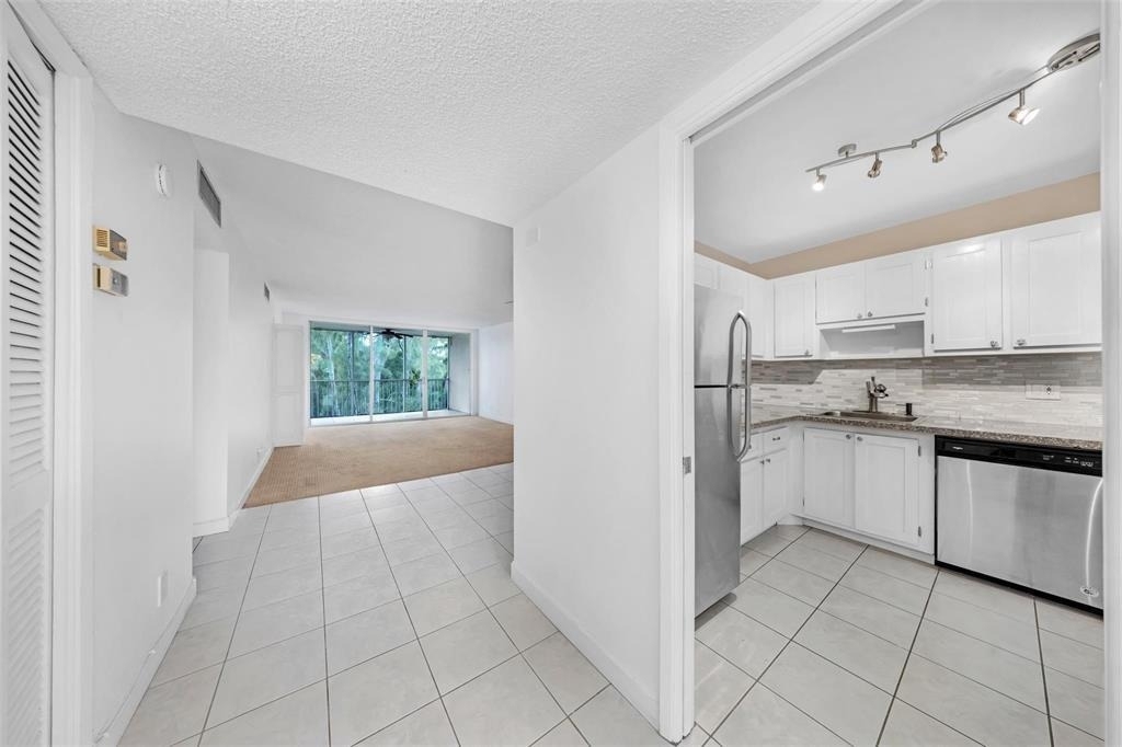 3051 S Palm Aire Drive - Photo 3