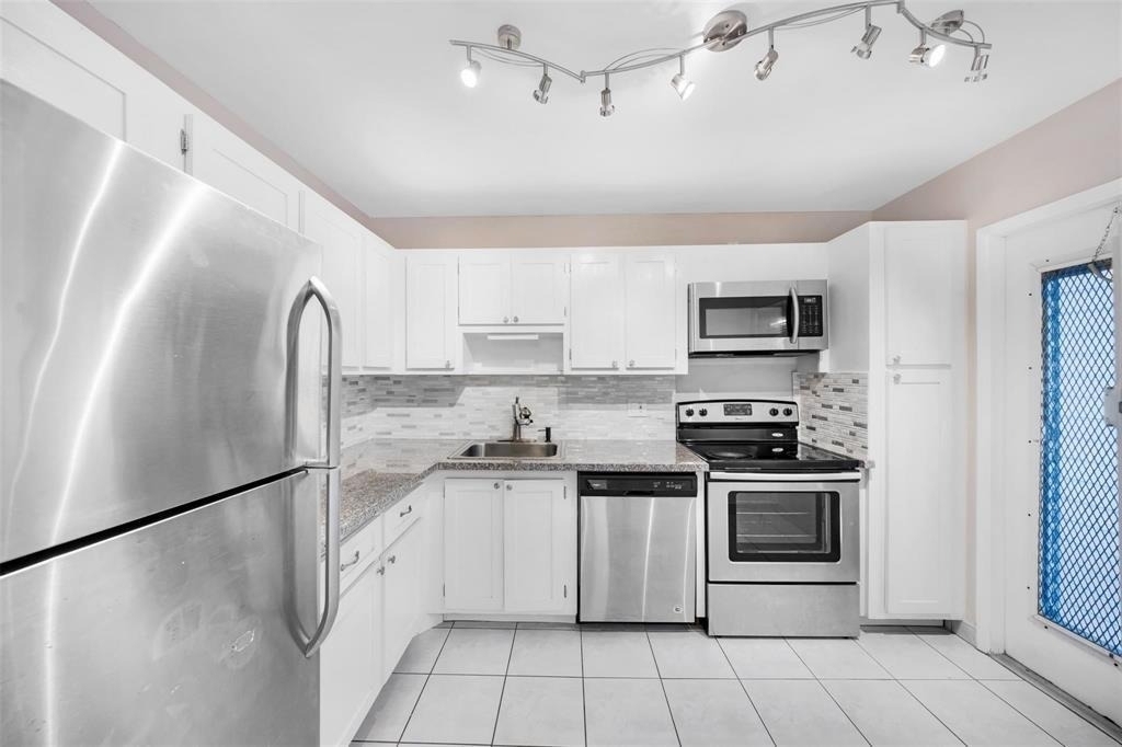 3051 S Palm Aire Drive - Photo 2