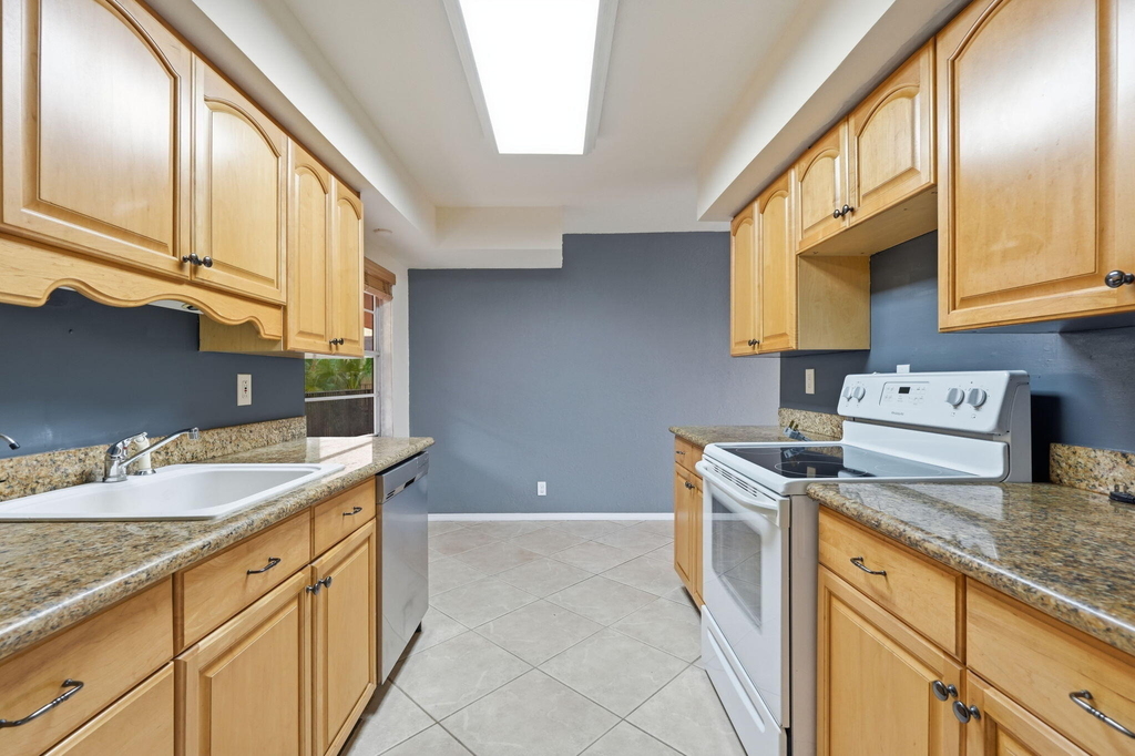 430 Commodore Drive - Photo 35