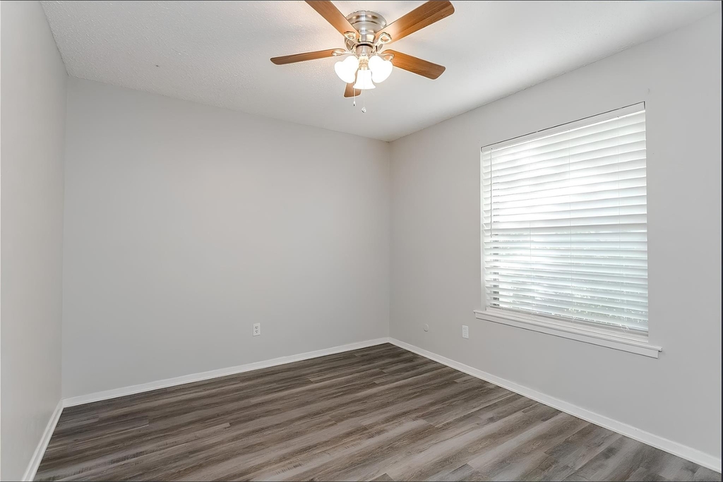 2805 Mintwood Place - Photo 19