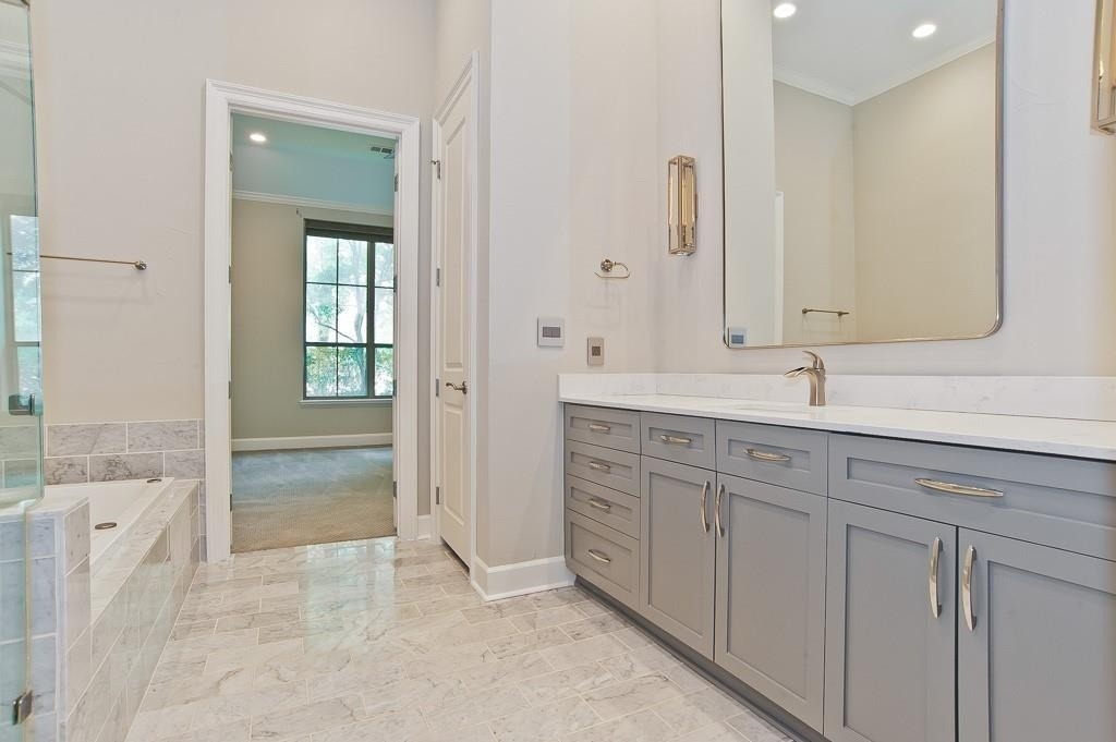 2300 Leonard Street - Photo 13