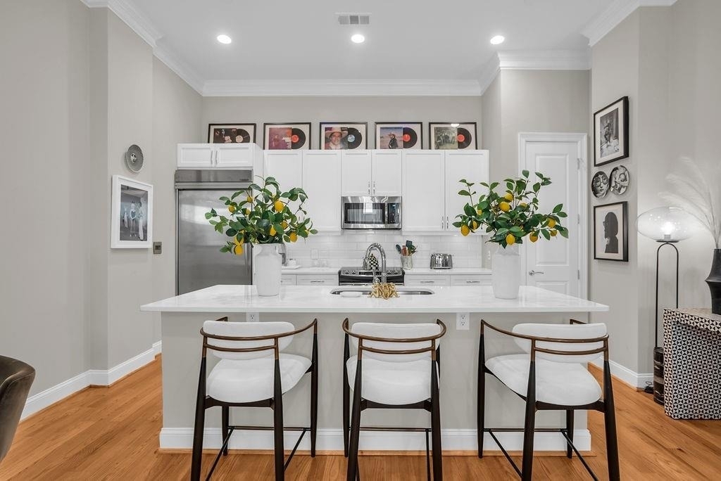 2300 Leonard Street - Photo 6