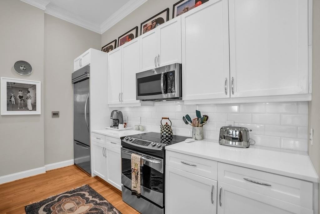 2300 Leonard Street - Photo 9