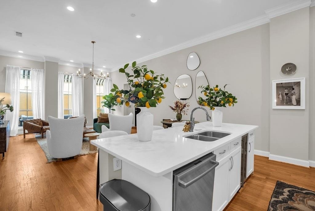 2300 Leonard Street - Photo 10