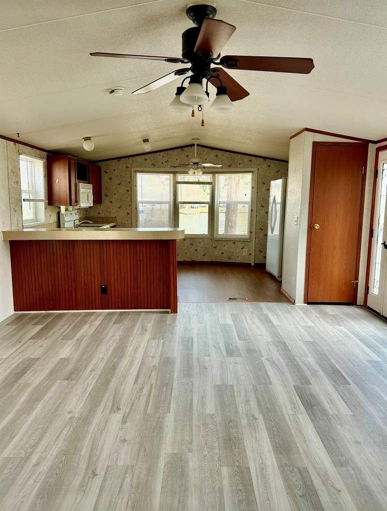 10481 Private Road 3709 - Photo 6