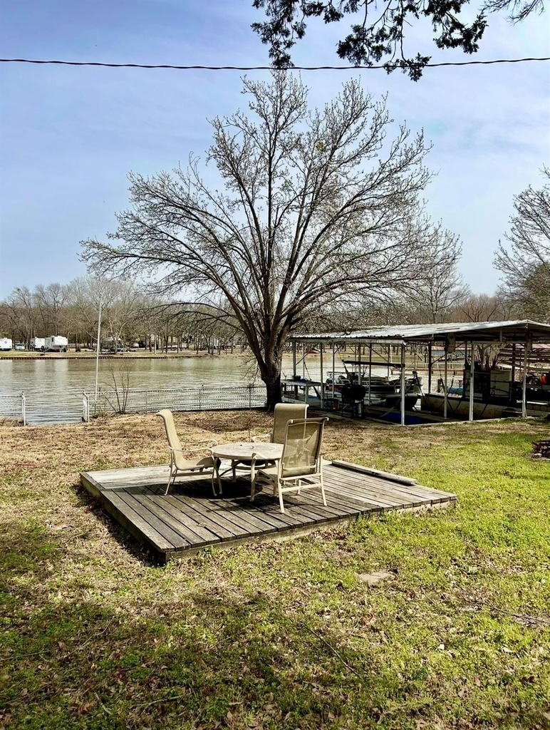10481 Private Road 3709 - Photo 2