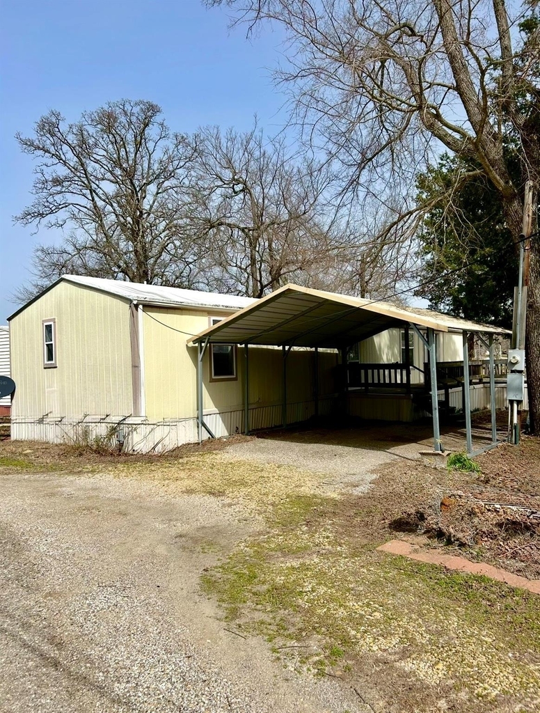 10481 Private Road 3709 - Photo 0