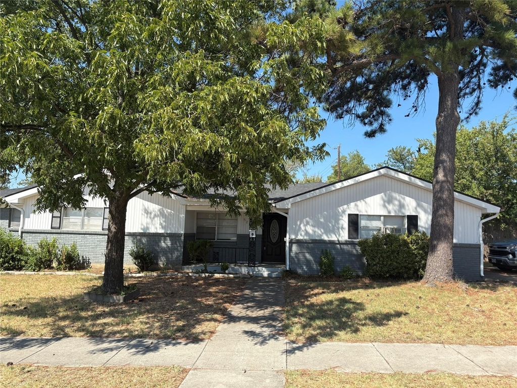 5213 Colorado Boulevard - Photo 0