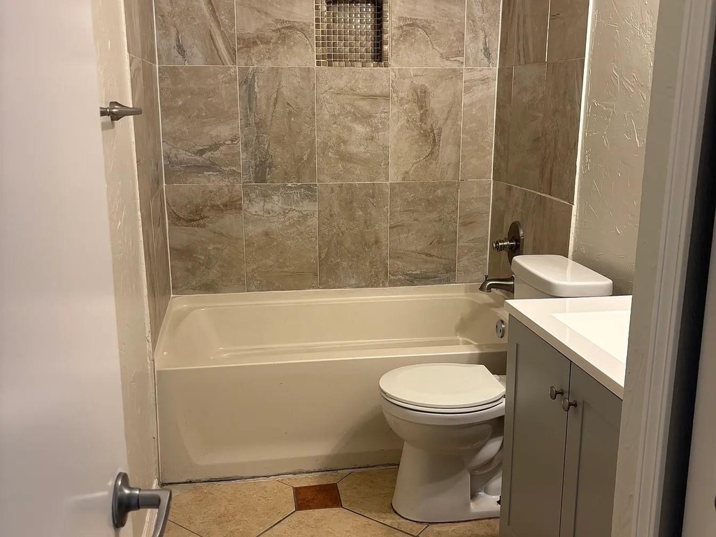 4184 Driscoll Drive - Photo 2