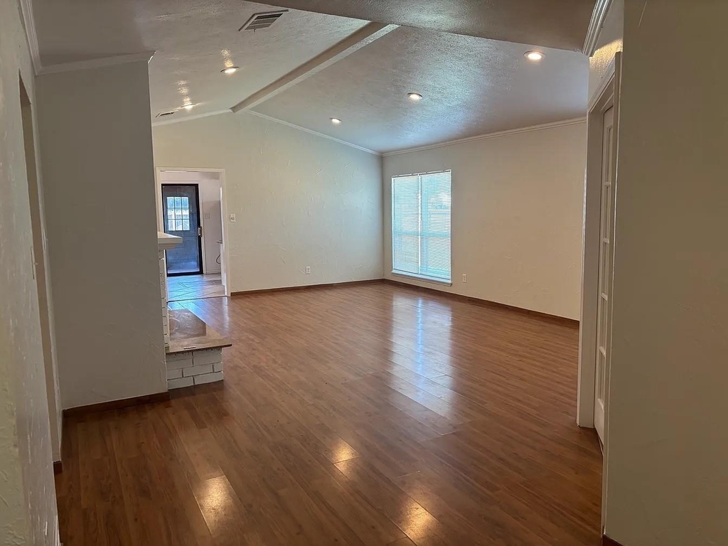 4184 Driscoll Drive - Photo 4