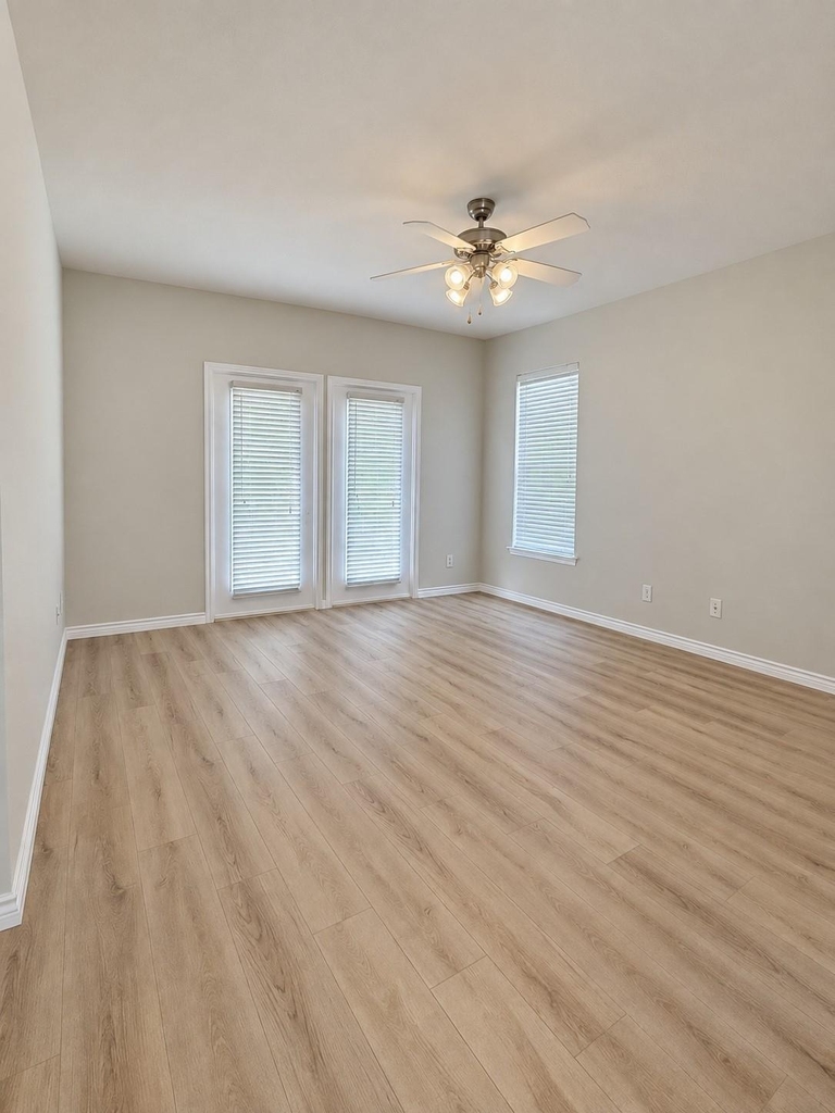 1911 Plantation Parkway - Photo 9