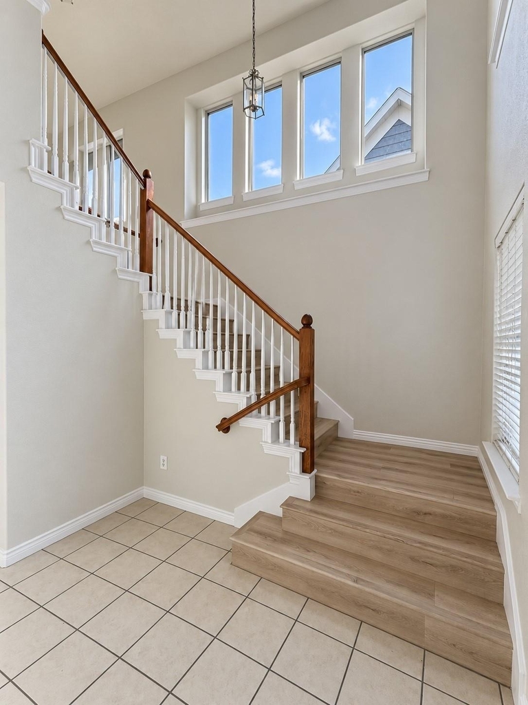 1911 Plantation Parkway - Photo 3