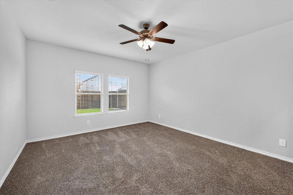 340 Willowmore Drive - Photo 15