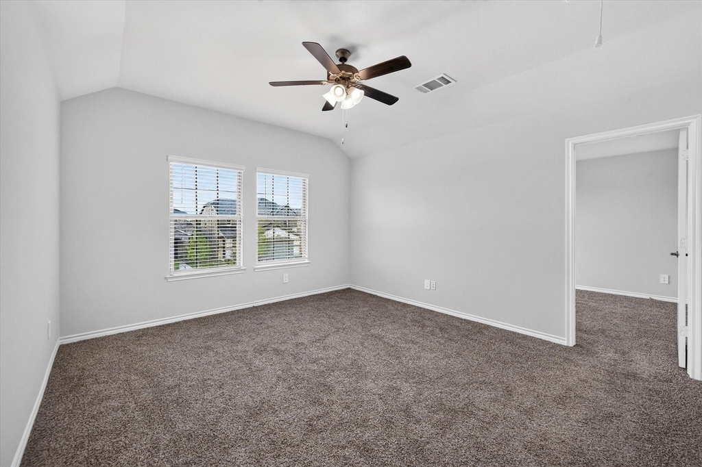 340 Willowmore Drive - Photo 18
