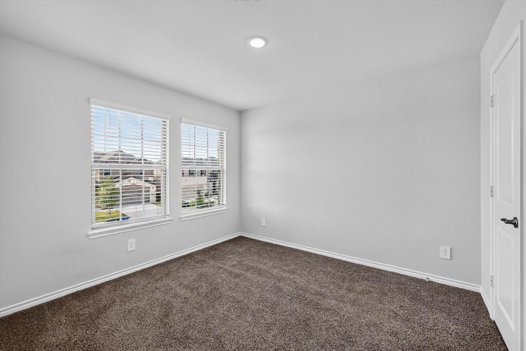 340 Willowmore Drive - Photo 19