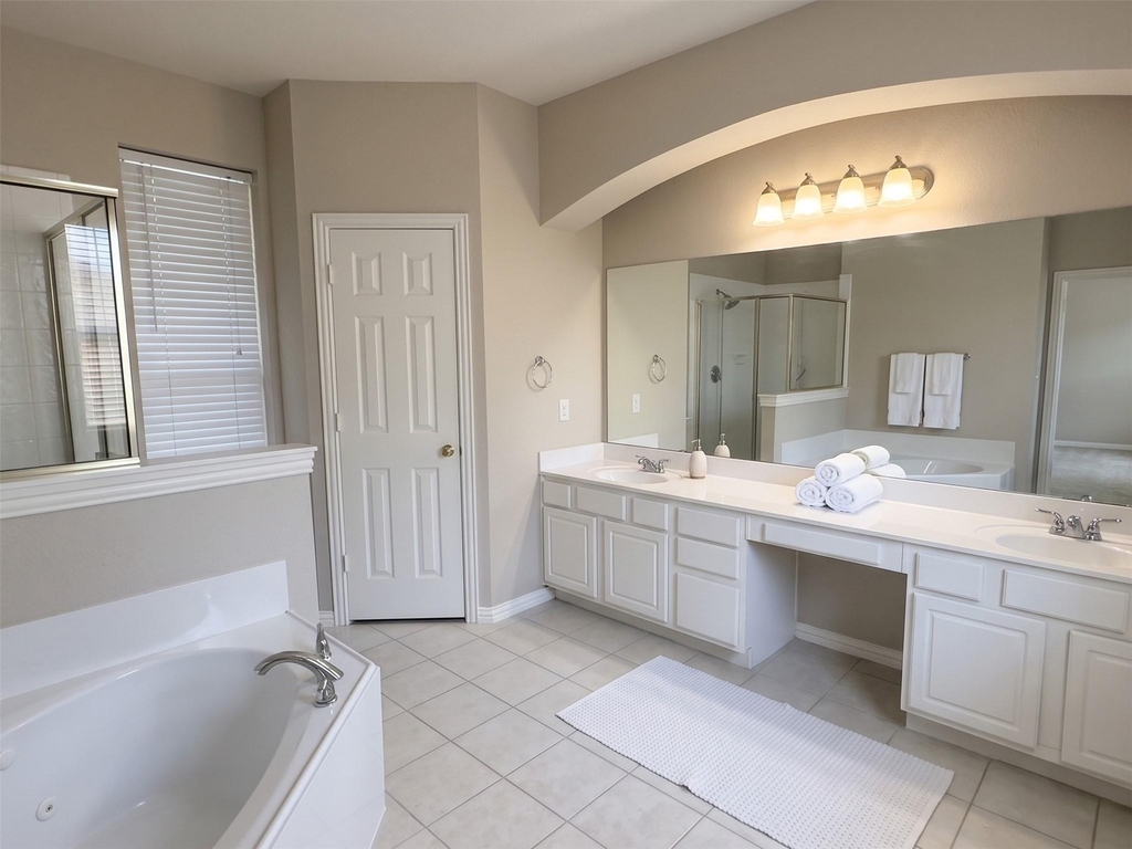 9314 Royal Burgess Drive - Photo 9