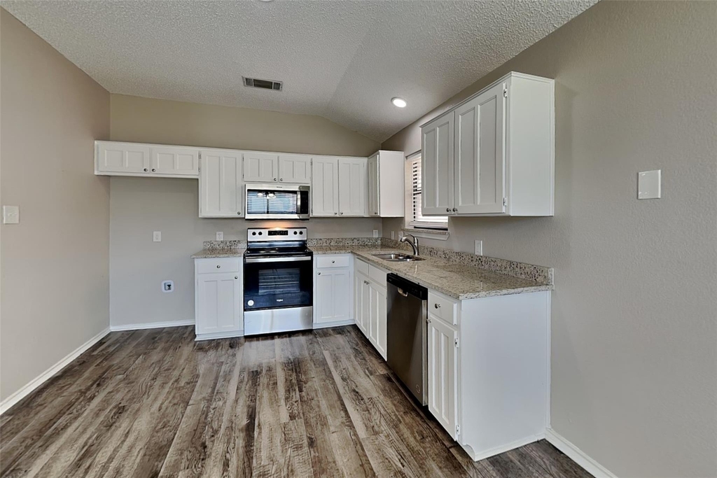 8228 Willis Lane - Photo 4