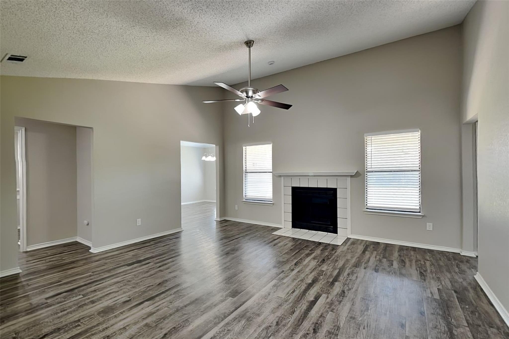 8228 Willis Lane - Photo 3